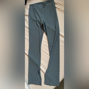 Brand New never worn blue ribbed flare yoga pants from Old Navy